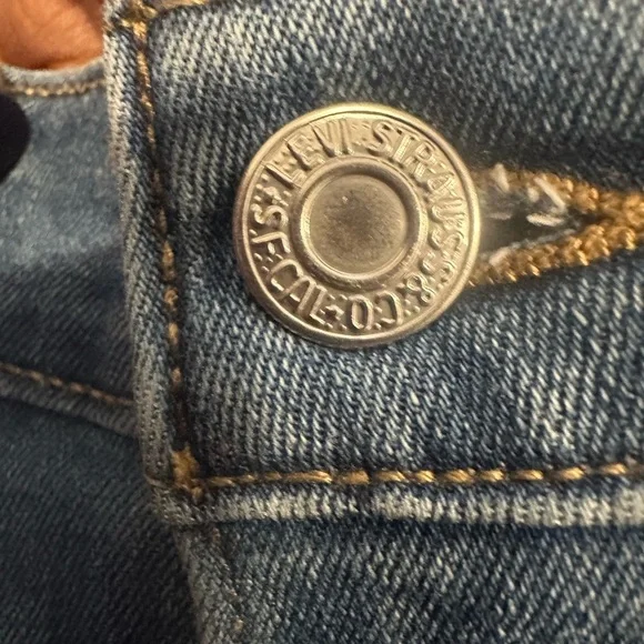 Levi's 30 Woman's Bermuda Denim Rolled Hem Shorts Mid Rise Stretch Preppy Levis - Picture 3 of 6